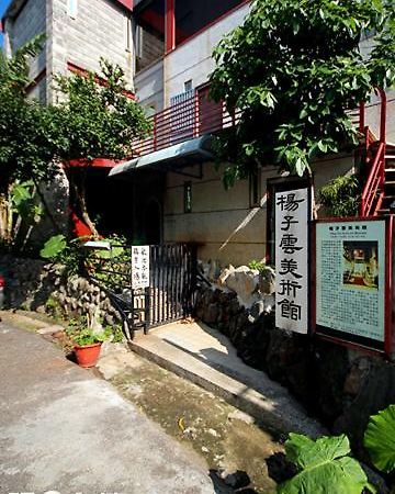Museum Traveler'S Bnb Sanzhi Esterno foto
