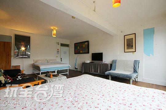 Museum Traveler'S Bnb Sanzhi Esterno foto